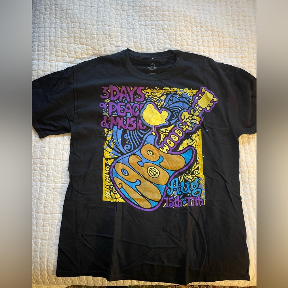 Liquid Blue Woodstock tee NWT